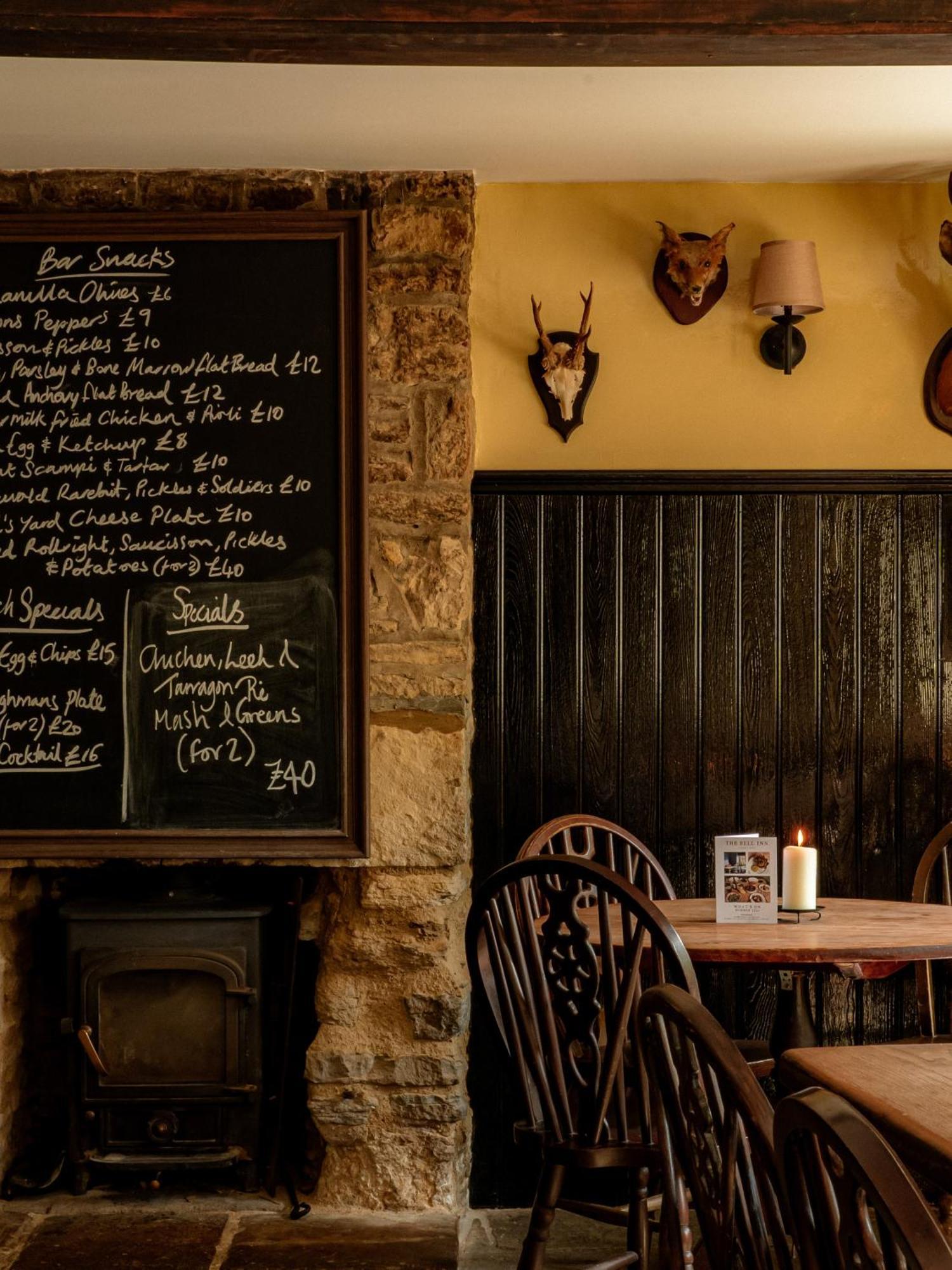 The Bell Inn Лечлейд Екстериор снимка